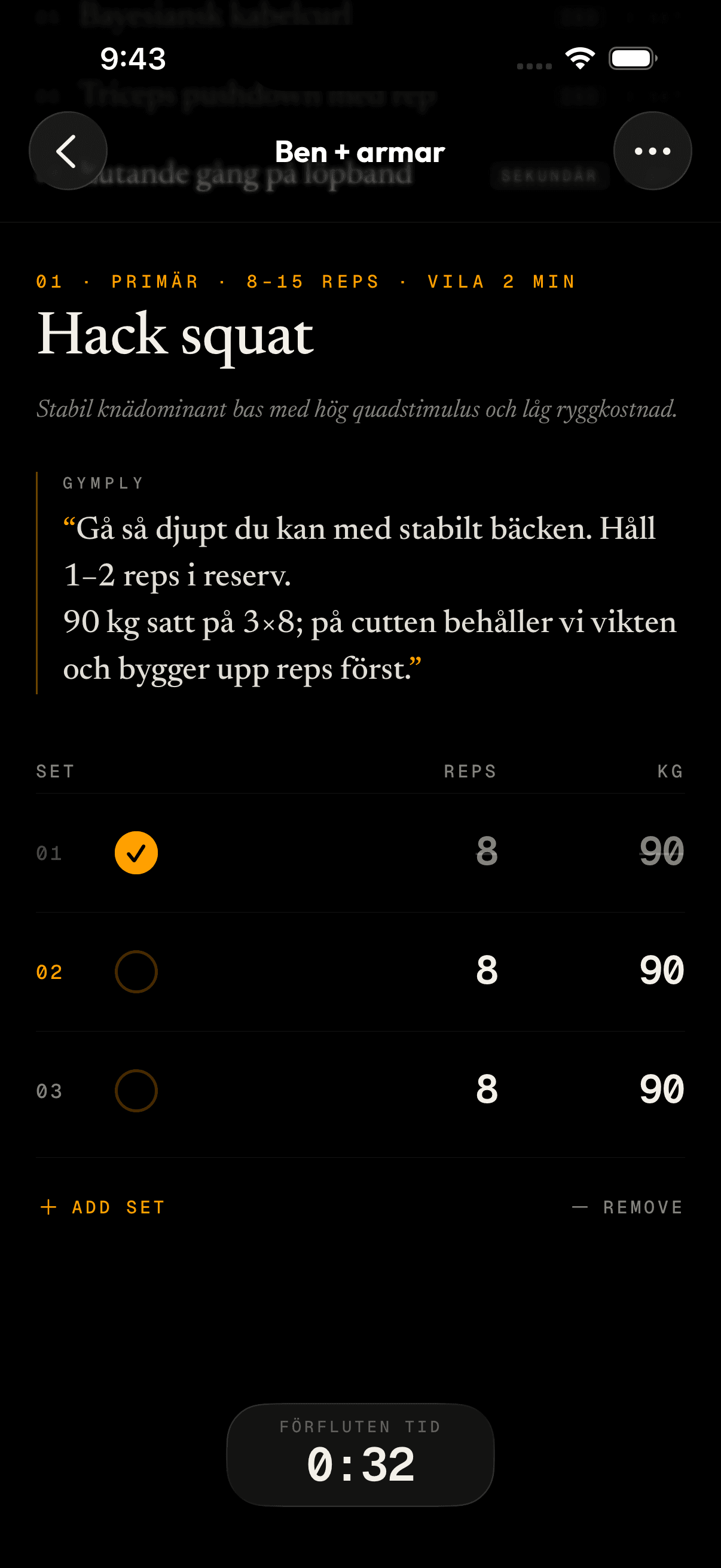 Loggning av hack squat i gymply: tre set om åtta på 90 kg, med coachanteckningen för övningen